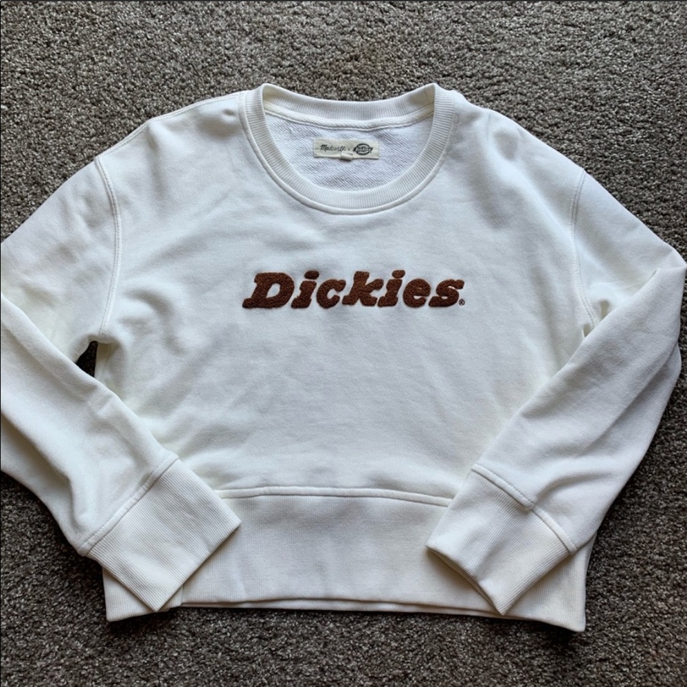 cropped sweatshirt